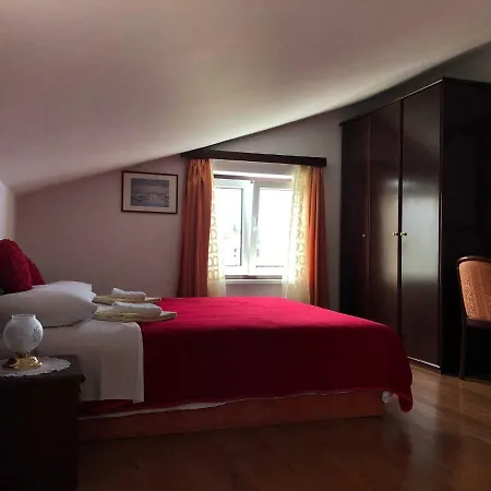 Apartment Adriana *